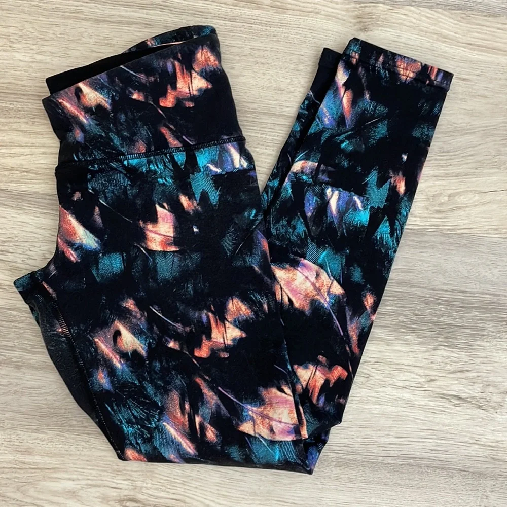Tuff Athletics Black with Colorful Leaf Print Stretchy Cropped Leggings Size S